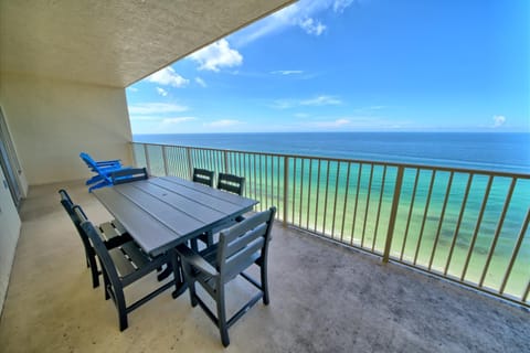Wondrous Condo with Beach Access and Poolside Beach - Unit 2103 Copropriété in Upper Grand Lagoon