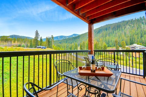 Balcony/Terrace, Mountain view