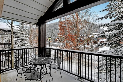 Ski In-Out Luxury Condo #4283 With Huge Hot Tub & Great Views - 500 Dollars Of FREE Activities & Equipment Rentals Daily Maison in Winter Park
