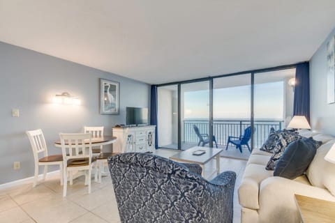 Hosteeva Ocean Forest Plaza w Beachview Balcony Apartment in Myrtle Beach