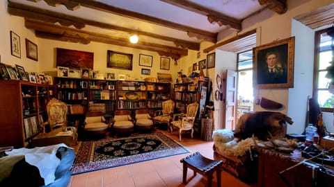 Library, Living room, Seating area