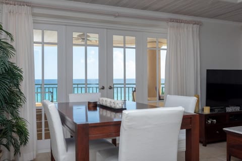 White Sands Beach Condos Apartment hotel in Oistins