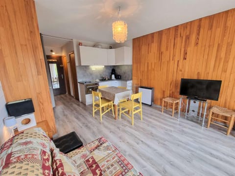 Studio 4 pers, terrasse sud-ouest, centre station, animaux admis - Saint-Michel-de-Chaillol - FR-1-393-131 Apartment in Provence-Alpes-Côte d'Azur