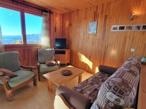 Charmant appart 4 pers, proche ski & rando, balcon, animaux admis - FR-1-393-146 Apartment in Provence-Alpes-Côte d'Azur