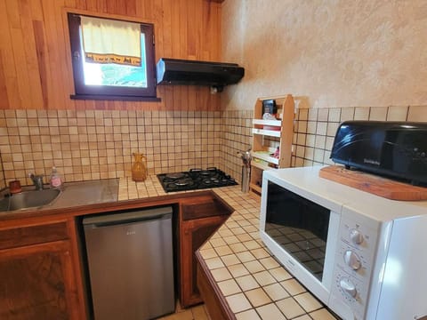 Charmant appart 4 pers, proche ski & rando, balcon, animaux admis - FR-1-393-146 Apartment in Provence-Alpes-Côte d'Azur