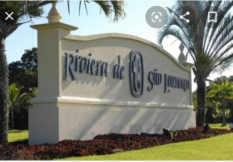 Especial Riviera! Condominio Acqua a 30 seg da praia - tipo resort - apto com ar condicionado, wifi, aceita pet Haus in Bertioga