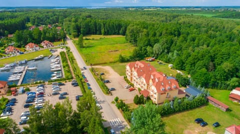 Property building, Bird's eye view, Garden view, Garden view, Lake view