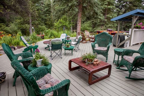 Hidden Valley Bed and Breakfast Bed and Breakfast in Whitehorse
