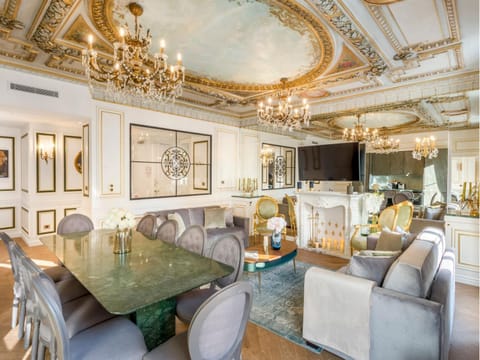 Communal lounge/ TV room, TV and multimedia, Living room, Seating area, Dining area