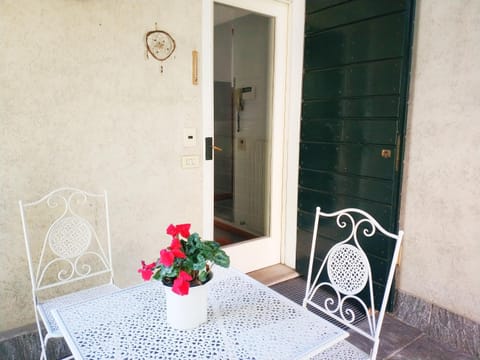 Patio, Facade/entrance, Dining area