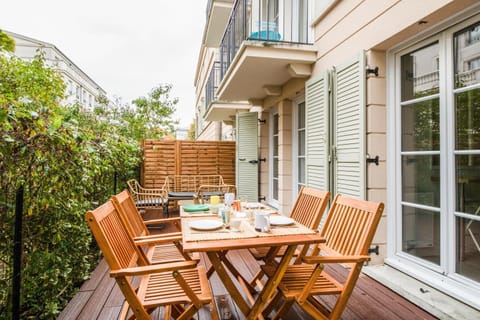 Patio, Patio, Day, Balcony/Terrace, Autumn, On site, Garden view