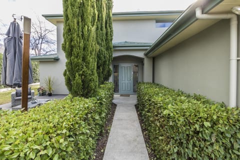 Patio, Facade/entrance, Garden