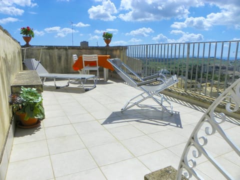 Patio, Balcony/Terrace, Seating area, City view, Landmark view, Sea view