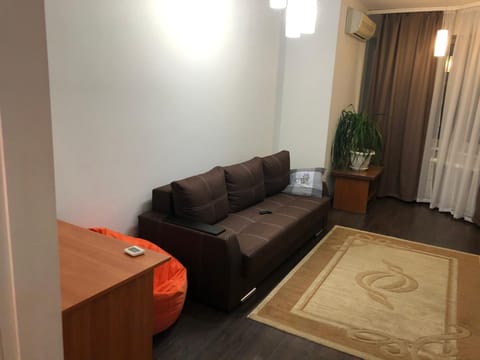 Затишна 2х кімнатна квартира біля метро Академмістечко Apartment in Kiev City - Kyiv