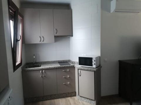 Kitchen or kitchenette, Communal kitchen