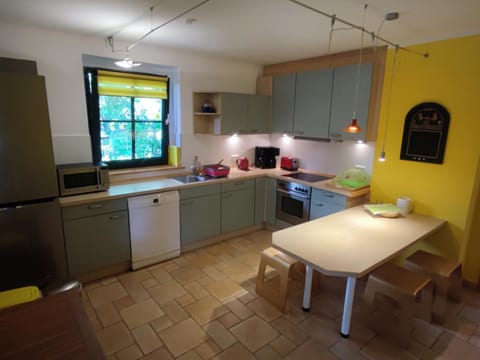 Dining area, kitchen