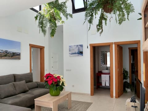 3 bedrooms house with wifi at Tias 8 km away from the beach Casa in Tías
