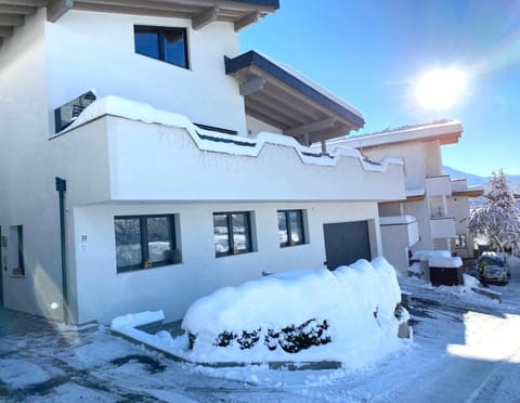 Property building, Facade/entrance, Winter