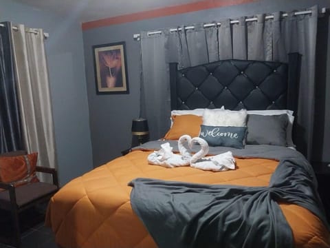 Tashari-dae Inn king suite Vacation rental in Mandeville