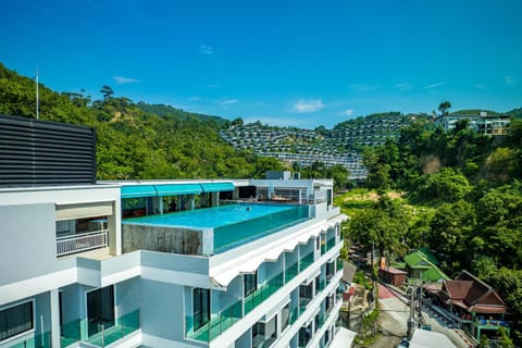 Property building, Spring, Day, Natural landscape, View (from property/room), Balcony/Terrace, Mountain view, Pool view, Swimming pool