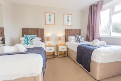 Spacious 2 Bedroom Apartment in Oxford, Near Hospitals & University Parks Apartment in Oxford