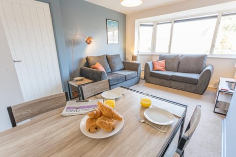 Spacious 2 Bedroom Apartment in Oxford, Near Hospitals & University Parks Apartment in Oxford