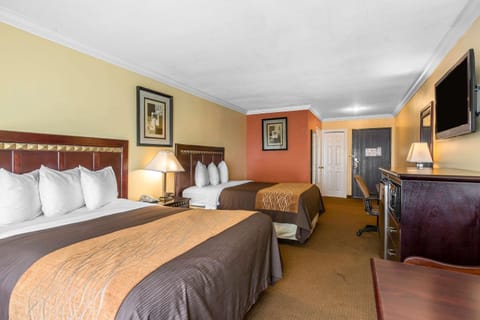 Quality Inn & Suites Bell Gardens-Los Angeles Hotel in Bell Gardens
