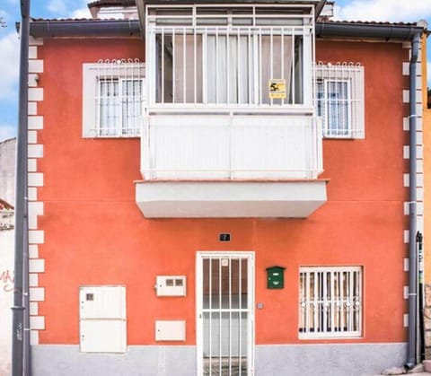 6 bedrooms house with city view furnished terrace and wifi at San Sebastian de los Reyes Casa in San Sebastián de los Reyes