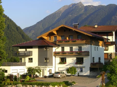 Edelweiss Apartments Condo in Schladming