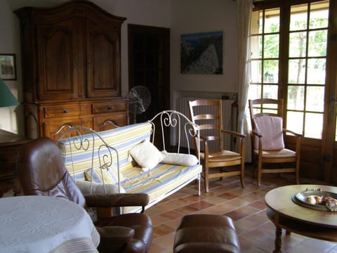 Maison provençale chaleureuse avec piscine House in Arles