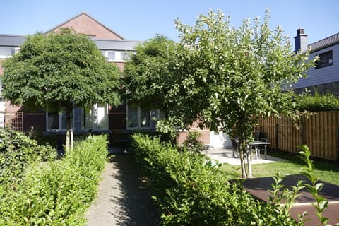 Facade/entrance, Garden