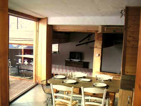 Chalet de 5 chambres avec jardin amenage et wifi a Sainte Foy Tarentaise a 1 km des pistes Chalet in Sainte-Foy-Tarentaise