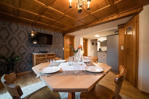 Kitchen or kitchenette, Living room, Dining area