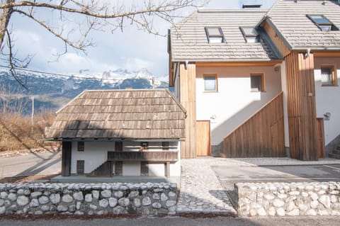 Property building, Facade/entrance, Neighbourhood