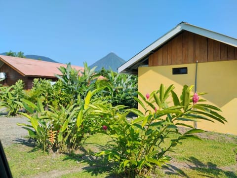 Cabaña Rural Ave del Paraíso House in Alajuela Province