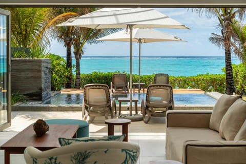 Living room, Pool view, Sea view, sunbed