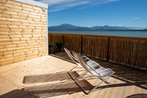 Balcony/Terrace, Lake view