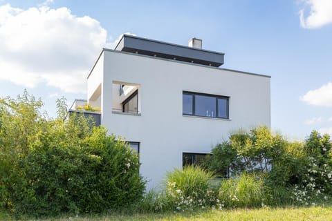 BodenSEE Apartment Überlingen "Bauhaus über der Stadt" Condo in Überlingen