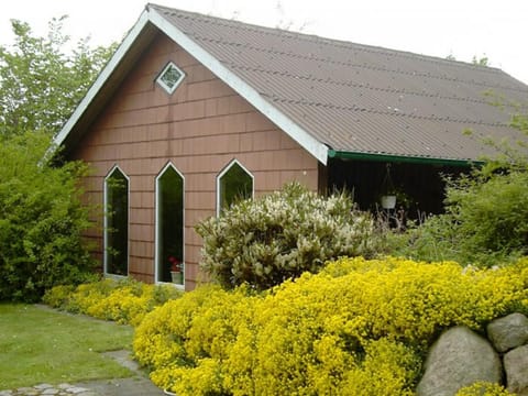 Property building, Facade/entrance, Garden
