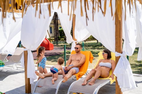 Swimming pool, Family