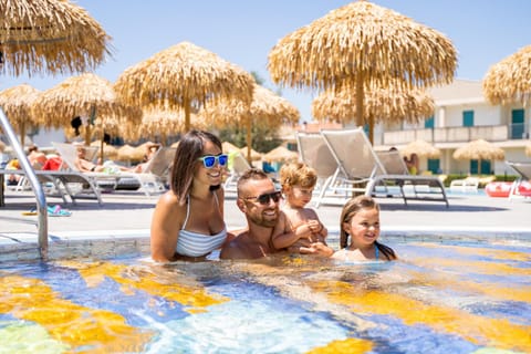 Swimming pool, Family