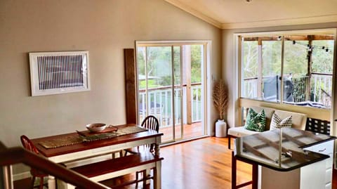Central Coast Getaway 4B Family Holiday Home House in Patonga