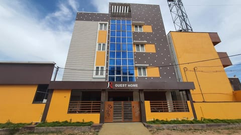 JR Guest Home Hotel in Coimbatore