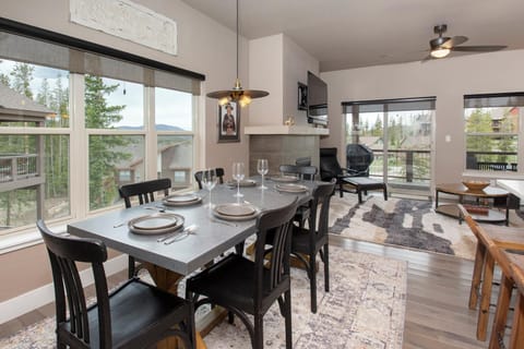 Living room, Dining area, fireplace