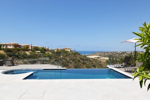 3 bedroom Villa Lania with private pool and wonderful sea views, Aphrodite Hills Resort Villa in Kouklia