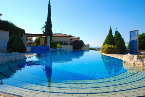 3 bedroom Villa Lania with private pool and wonderful sea views, Aphrodite Hills Resort Chalet in Kouklia