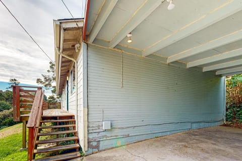 Sakina’s Paradise Two House in Newport