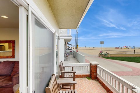 Newport Vacation Memories -Downstairs House in Balboa Peninsula