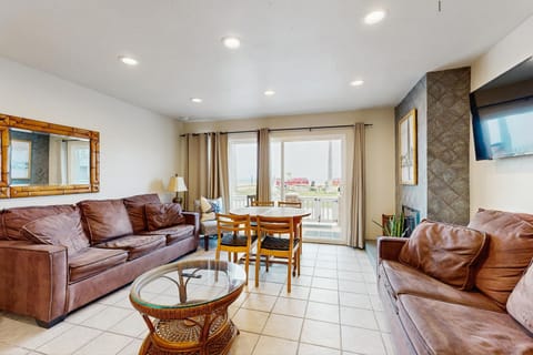 Newport Vacation Memories -Downstairs House in Balboa Peninsula