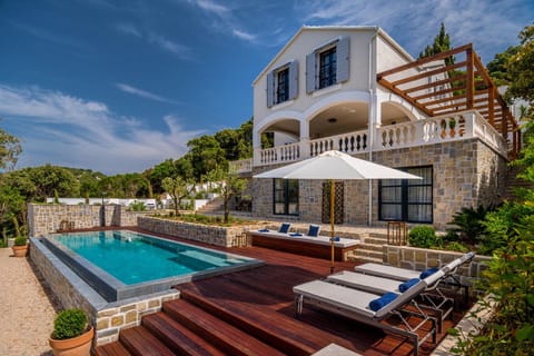 Beachfront Villa Feodora Grande with Pool Villa in Dubrovnik-Neretva County